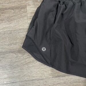 Lululemon Women's Hotty Hot Lined Shorts Athetic Activewear Running 8 Black